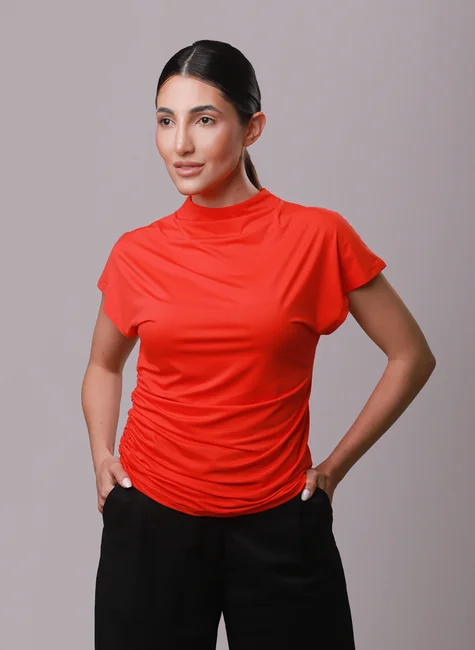 06-blusa-feminina-gola-alta-franzida-manga-japonesa-bias-vermelha